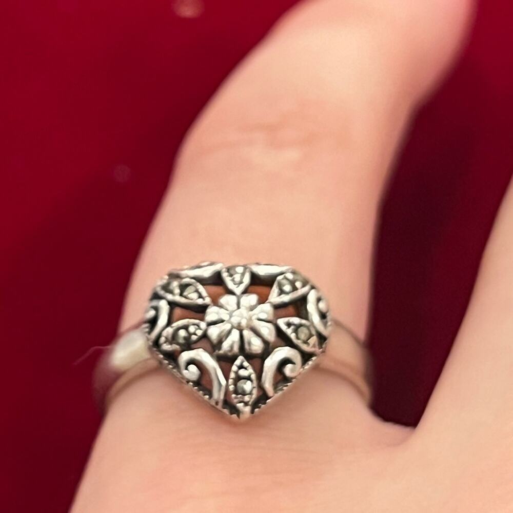 Vintage sterling silver heart ring
